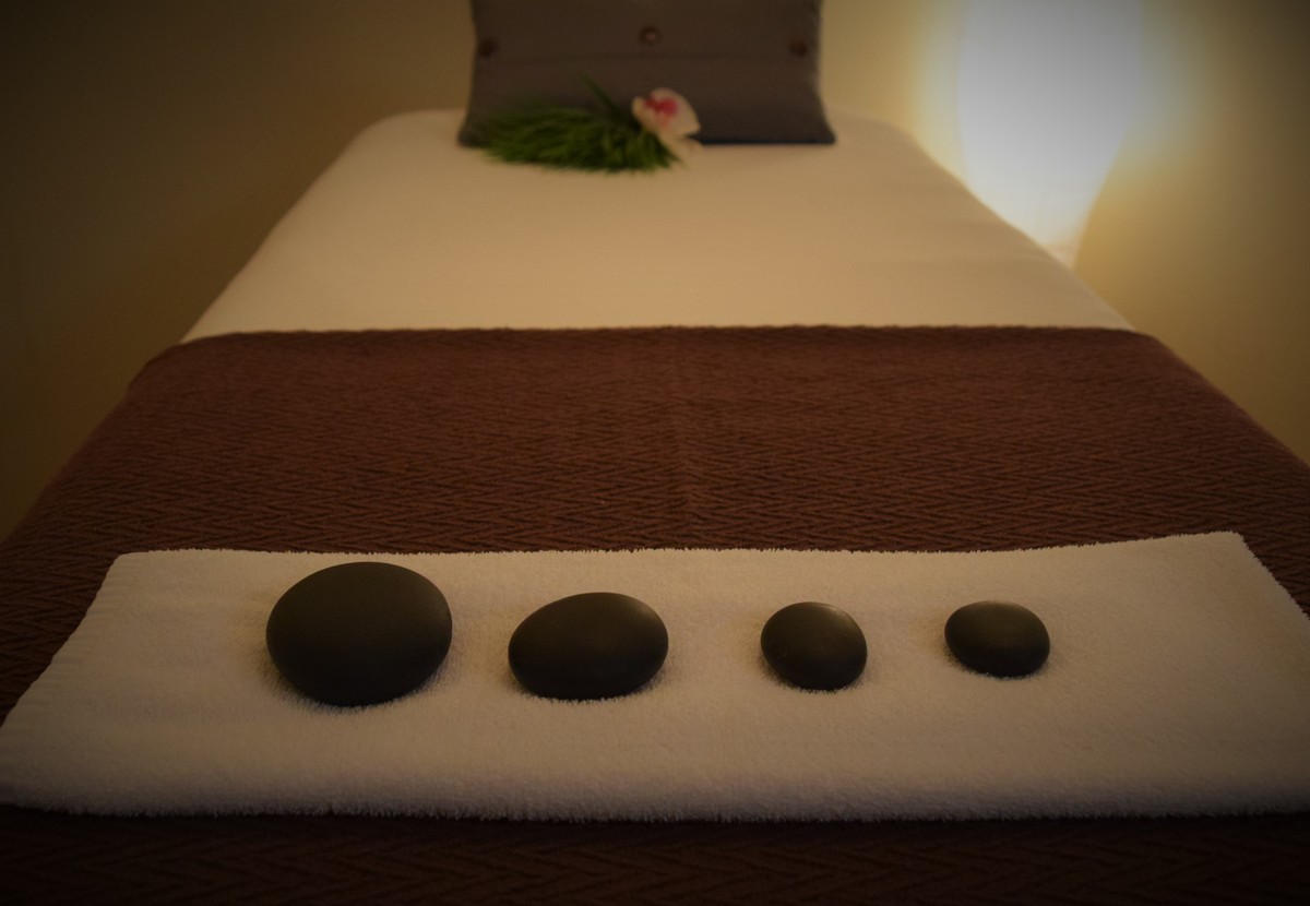 hot_stones_on_bed_close_up