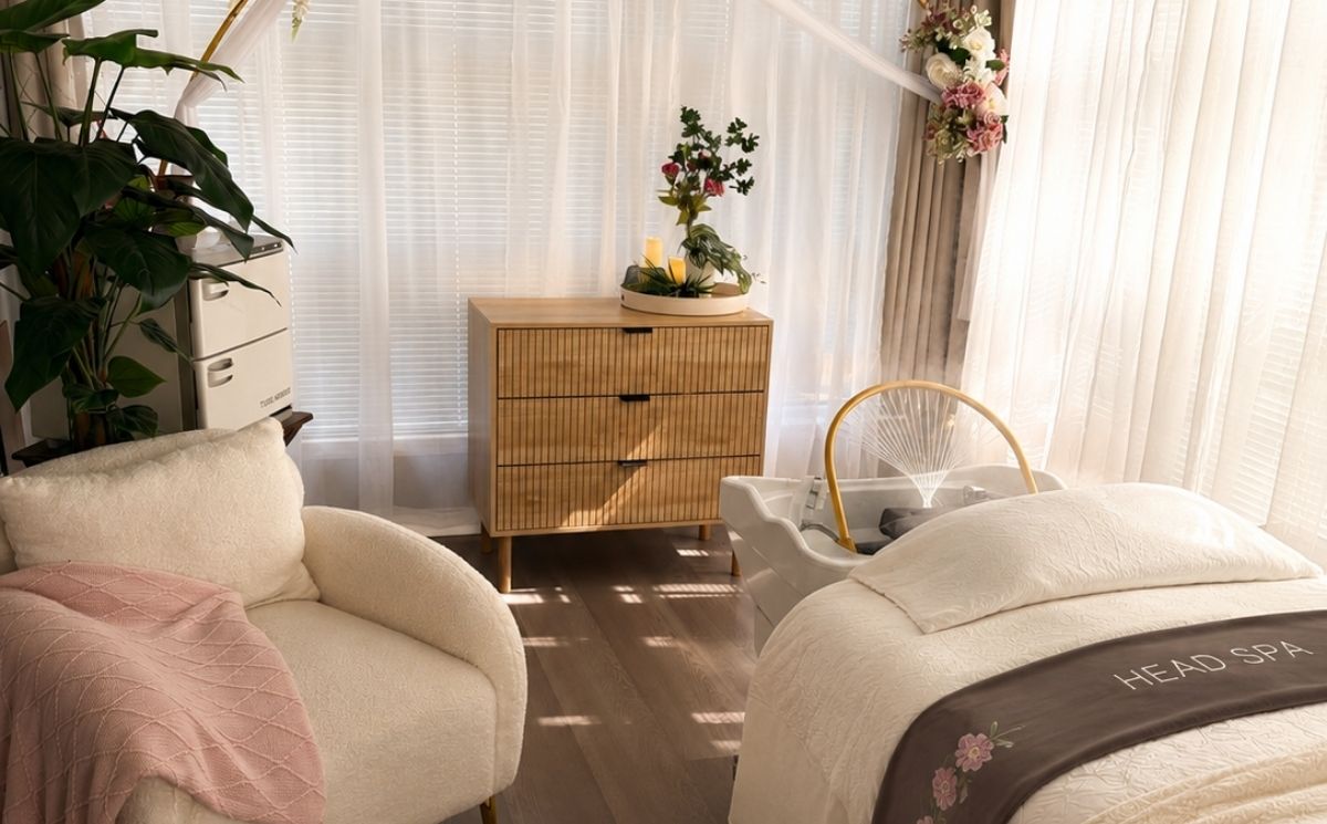 Tranquil Moments Day Spa chairs and workspace